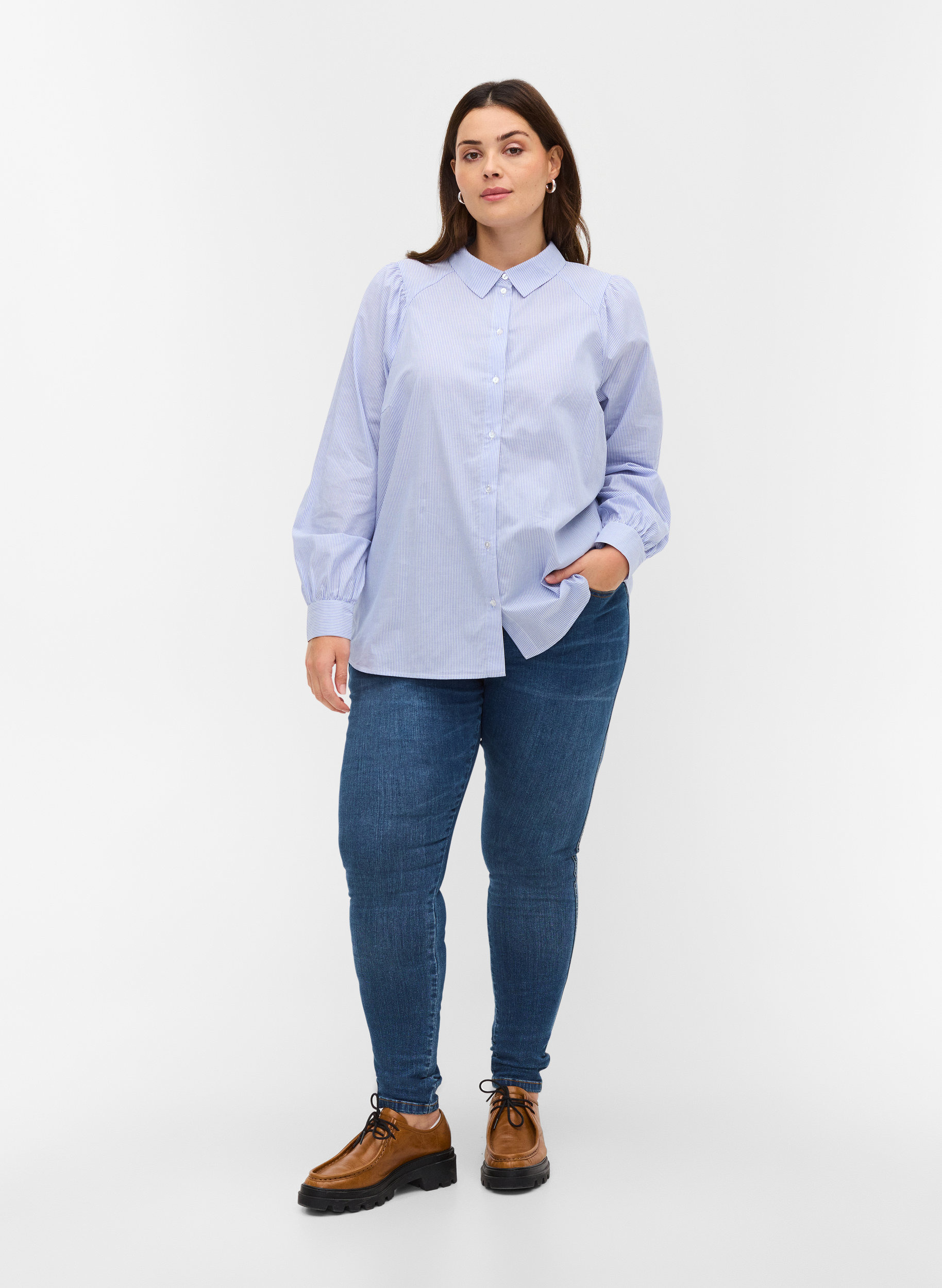 Stribet skjorte i bomuld, White/Blue stripe, Model image number 3